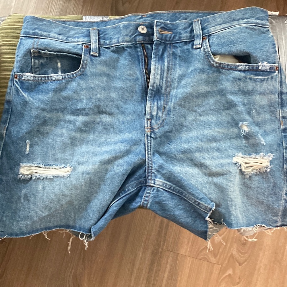 Jean shorts (large ) new with the tag